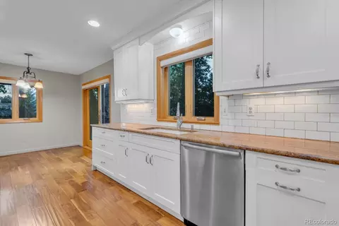 Kitchen - 1020 55th St, Boulder, CO 80303 photo 3 of 4
