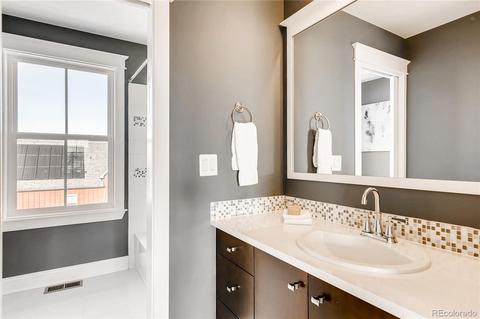 8212 E 49th Pl, Denver, CO 80238 photo 22
