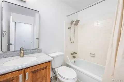 Bath - 14975 E Radcliff Dr, Aurora, CO 80015 photo 4 of 4