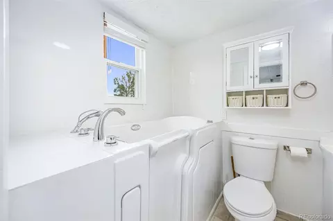 Bath - 14975 E Radcliff Dr, Aurora, CO 80015 photo 1 of 4