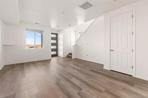 Living - 5332 13th St, Longmont, CO 80504 photo 5 of 5