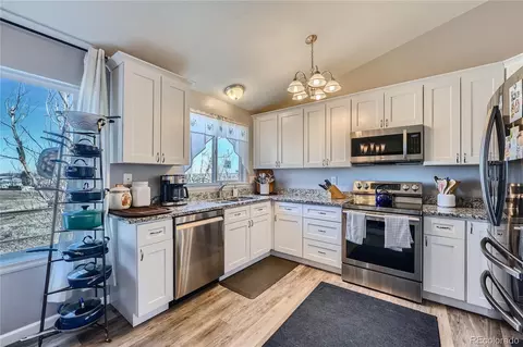 Kitchen - 19973 E Oberlin Pl, Aurora, CO 80013 photo 1 of 4