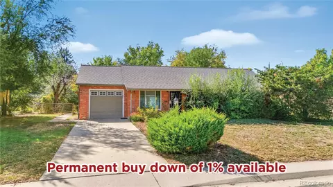 953 Scranton St, Aurora, CO 80011