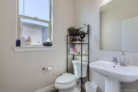 8612 E 47th Ave, Denver, CO 80238 photo 5