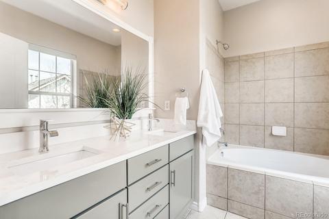 10570 E 28th Pl, Denver, CO 80238 photo 17