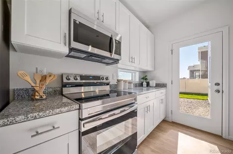 22305 E 39th Ave, Aurora, CO 80019 photo 4