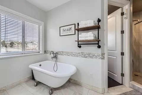 Bath - 7587 Wright Ct, Arvada, CO 80005 photo 1 of 4
