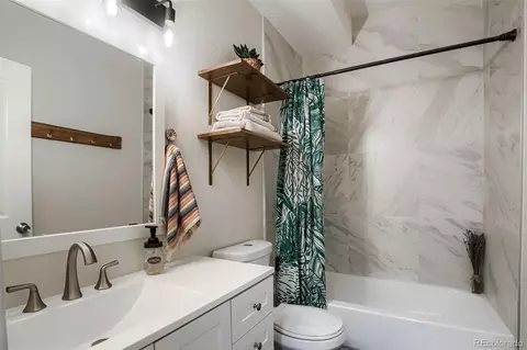 Bath - 11664 Marlowe Pl, Morrison, CO 80465 photo 6 of 7