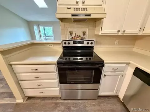 Kitchen - 337 Wright St #302, Lakewood, CO 80228 photo 3 of 4
