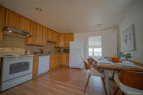 910 Moline St, Aurora, CO 80010 photo 10