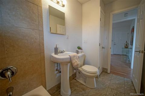 910 Moline St, Aurora, CO 80010 photo 17