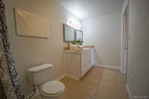 910 Moline St, Aurora, CO 80010 photo 28