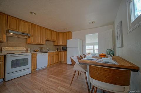 910 Moline St, Aurora, CO 80010 photo 9