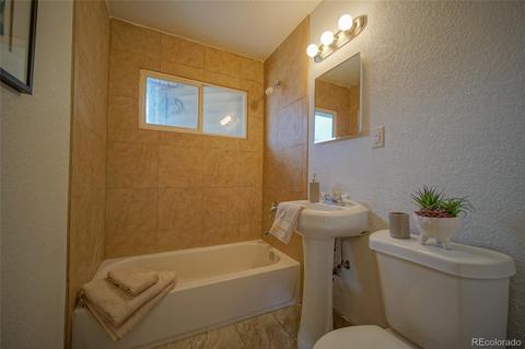 910 Moline St, Aurora, CO 80010 photo 16