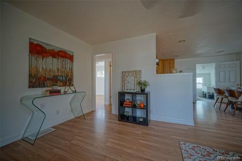 910 Moline St, Aurora, CO 80010 photo 8