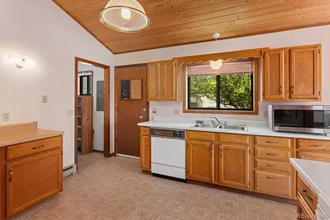 Kitchen - 9988 E Cherokee Dr, Salida, CO 81201 photo 2 of 6