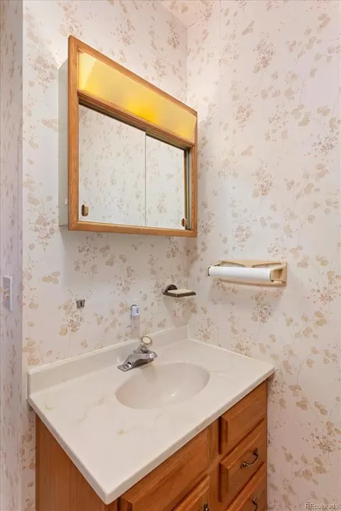 Bath - 9988 E Cherokee Dr, Salida, CO 81201 photo 3 of 4