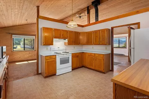 Kitchen - 9988 E Cherokee Dr, Salida, CO 81201 photo 3 of 6