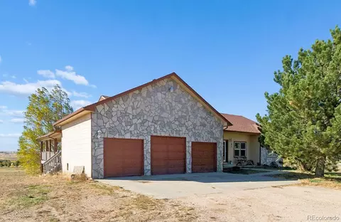 2442 S Eastover St, Bennett, CO 80102