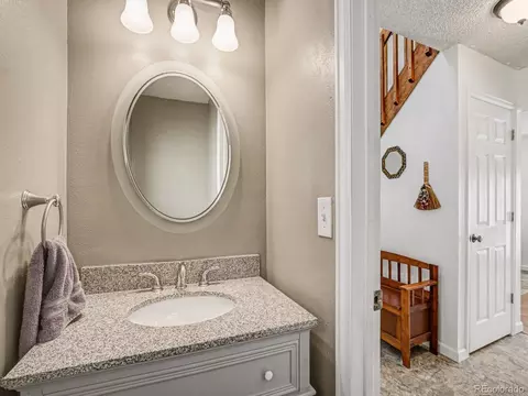 Bath - 14864 E Warren Ave, Aurora, CO 80014 photo 4 of 4