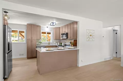 980 E Briarwood Cir, Centennial, CO 80122