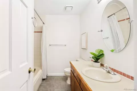 Bath - 54 Wright Ct, Lakewood, CO 80228 photo 3 of 5