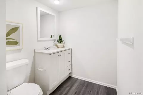 Bath - 54 Wright Ct, Lakewood, CO 80228 photo 4 of 5