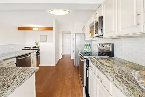 Kitchen - 54 Wright Ct, Lakewood, CO 80228 photo 3 of 3