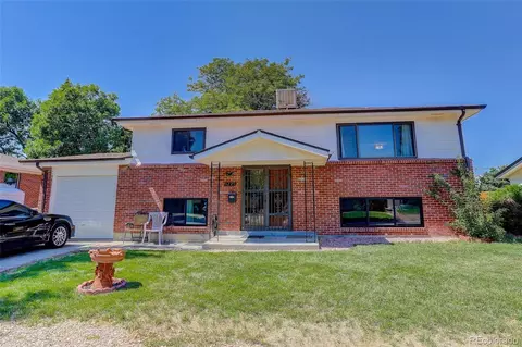 3229 Blackhawk Cir, Aurora, CO 80011