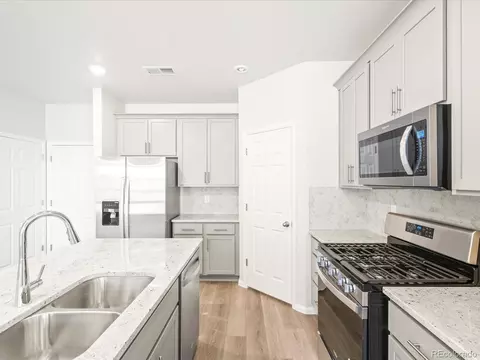 22193 E 7th Pl, Aurora, CO 80018 photo 14