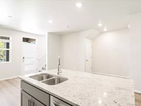 22193 E 7th Pl, Aurora, CO 80018 photo 5