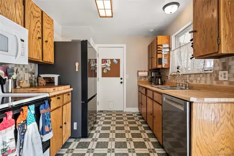 Kitchen - 4540 E 109th Ave, Thornton, CO 80233 photo 2 of 3