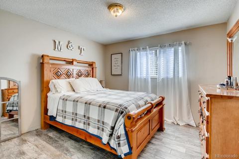 5137 Carson St, Denver, CO 80239 photo 5