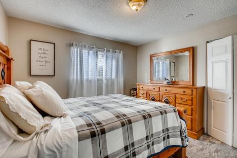 5137 Carson St, Denver, CO 80239 photo 6