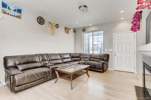 5558 Killarney Ct, Denver, CO 80249 photo 2