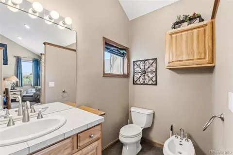 Bath - 640 Meisel Dr, Keystone, CO 80435 photo 3 of 6
