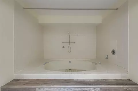 Bath - 7255 E Quincy Ave #403, Denver, CO 80237 photo 1 of 2