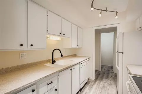 Kitchen - 7255 E Quincy Ave #403, Denver, CO 80237 photo 2 of 4