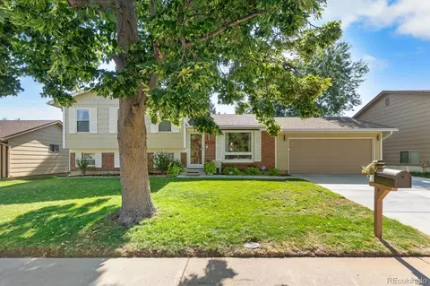 15671 E Atlantic Cir, Aurora, CO 80013 photo 2