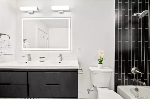 Bath - 4860 E Harvard Ln, Denver, CO 80222 photo 4 of 7