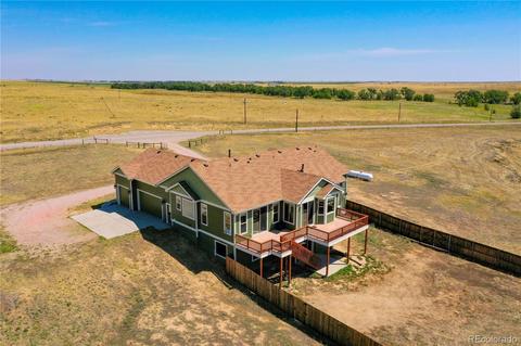 45355 Wolf Creek Dr, Bennett, CO 80102 photo 35