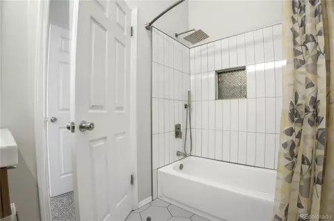 Bath - 16921 E Chenango Ave #C, Aurora, CO 80015 photo 3 of 4