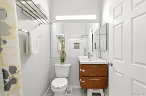 Bath - 16921 E Chenango Ave #C, Aurora, CO 80015 photo 4 of 4