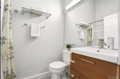 Bath - 16921 E Chenango Ave #C, Aurora, CO 80015 photo 2 of 4