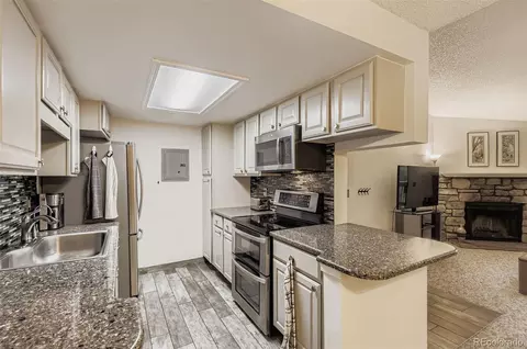 8225 E Fairmount Dr #204, Denver, CO 80247