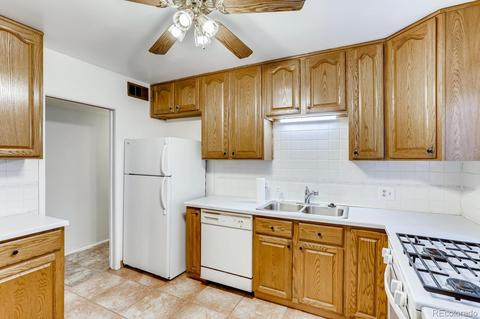 735 Scranton St, Aurora, CO 80011 photo 3