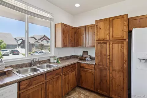 Kitchen - 727 Elk Mountain Dr, Windsor, CO 80550 photo 5 of 6