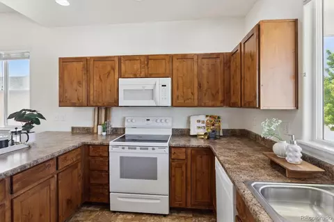 Kitchen - 727 Elk Mountain Dr, Windsor, CO 80550 photo 2 of 6