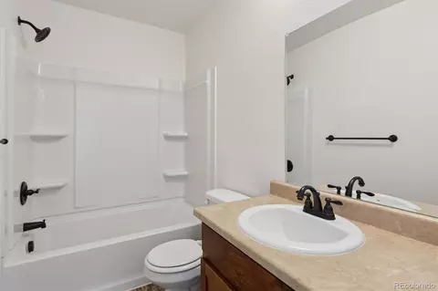 Bath - 727 Elk Mountain Dr, Windsor, CO 80550 photo 4 of 4