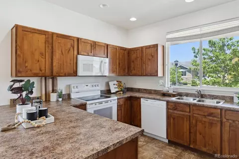 Kitchen - 727 Elk Mountain Dr, Windsor, CO 80550 photo 1 of 6